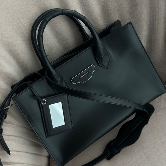 RARE BALENCIAGA all ostrich trim tote - Picture 5 of 9